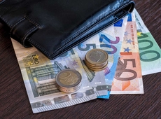 Portefeullie avec argent