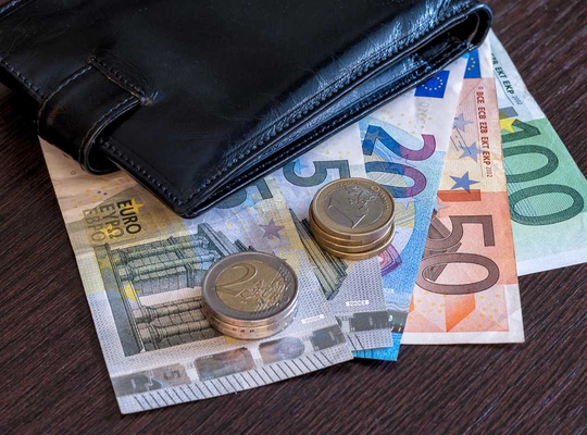 (c) iStock Portefeullie avec argent