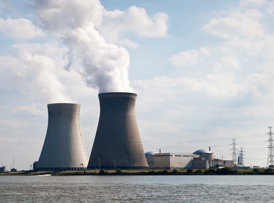 (c) Thinkstock Maintenir les centrales nucléaires en activité plus longtemps pour éviter une pénurie d’énergie