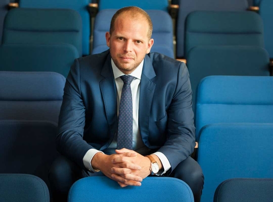 (c) Anne Deknock Theo Francken