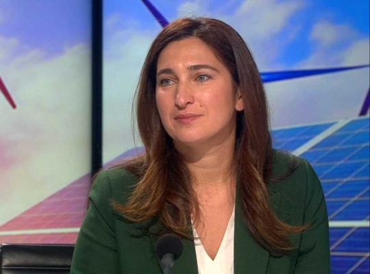 (c) Terzake Zuhal Demir
